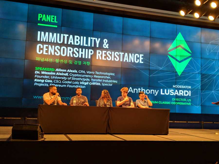 Panel 3